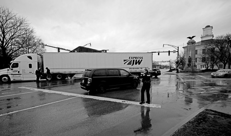 stalledtruckmarch312023.jpg