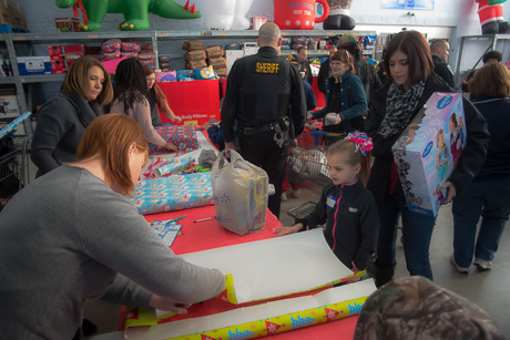 walmartcopshopdec192015-10.jpg