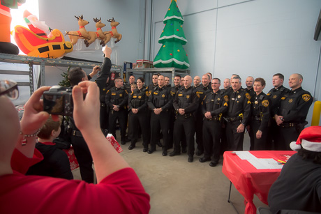 walmartcopshopdec192015-12.jpg