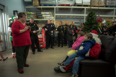 walmartcopshopdec192015-4.jpg