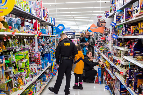 shopcopdec172017-3.jpg
