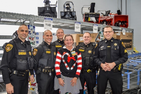 shopwithcopdec2016-9.jpg