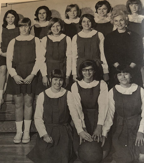 notre_dame_girls_basket_ball_team_1967.jpg