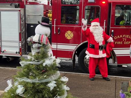 santa_at_truck.jpg