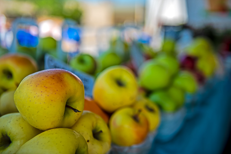 apples public market