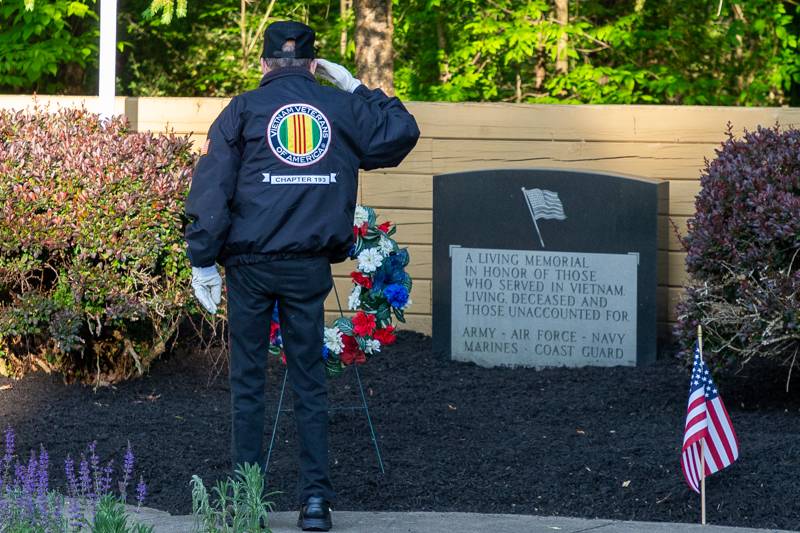 Charlie Ogeen salutes to vietnam vets