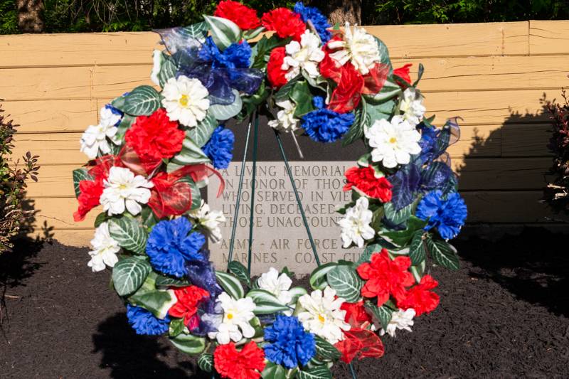 Memorial wreath honoring vets