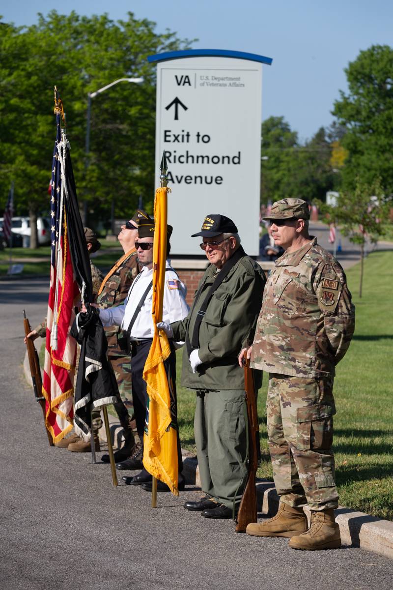 honorguard presenting colors