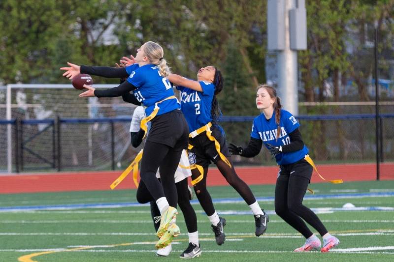 Jamin MacDonald and Tiarah banks applying pressure on Eastridge. Photo by Steve Ognibene