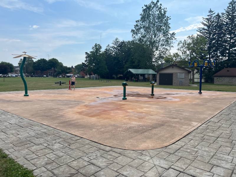 Dry spray park in Batavia