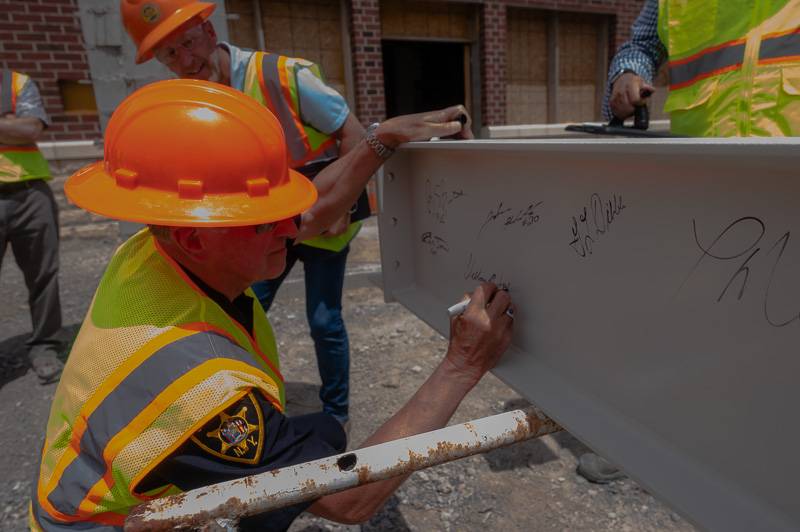 jail beam signing zipfel