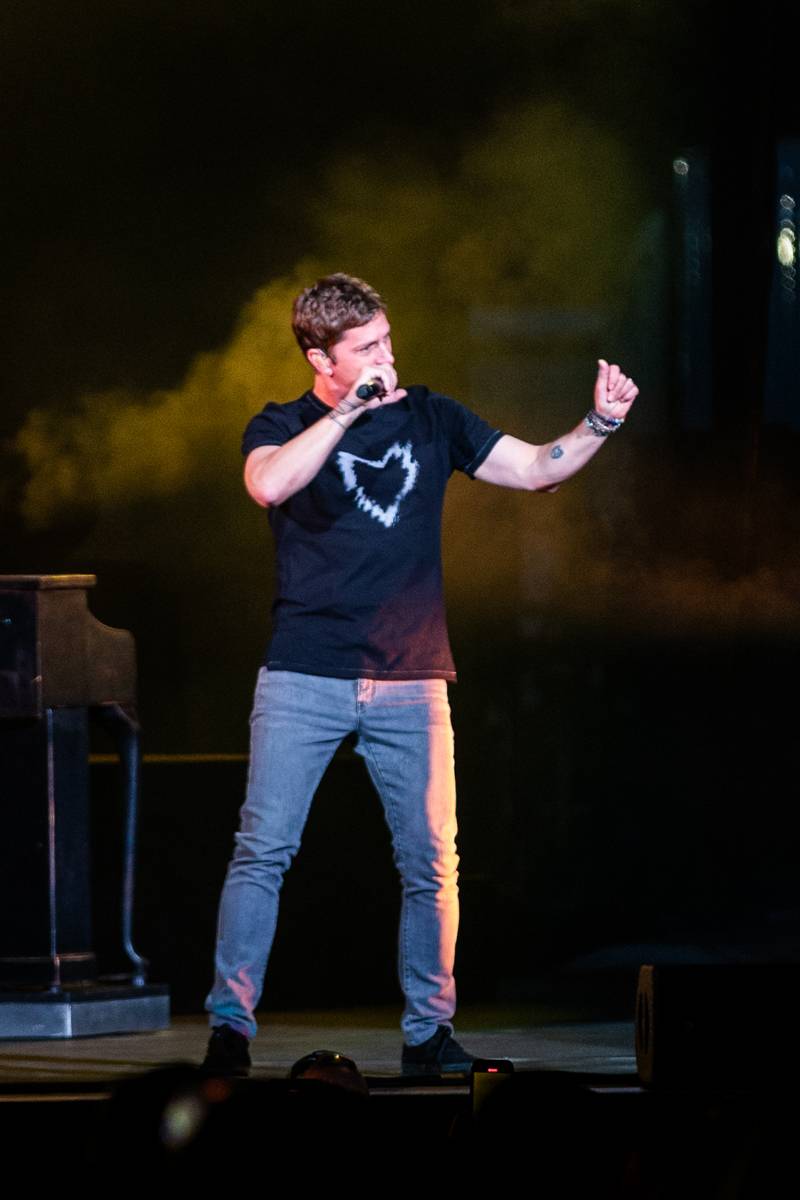 Lead singer Rob Thomas, MB20.  Photo by Steve Ognibene