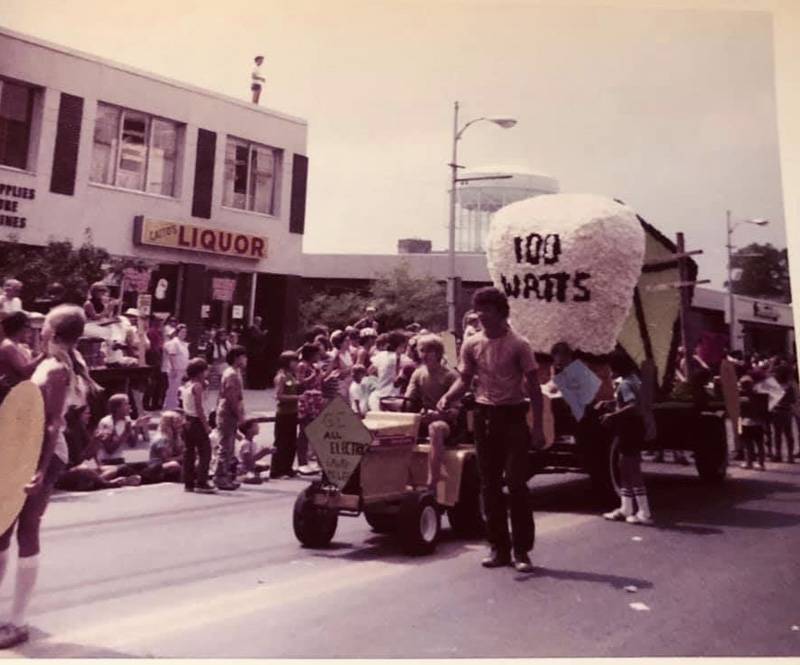 lawn fete parade