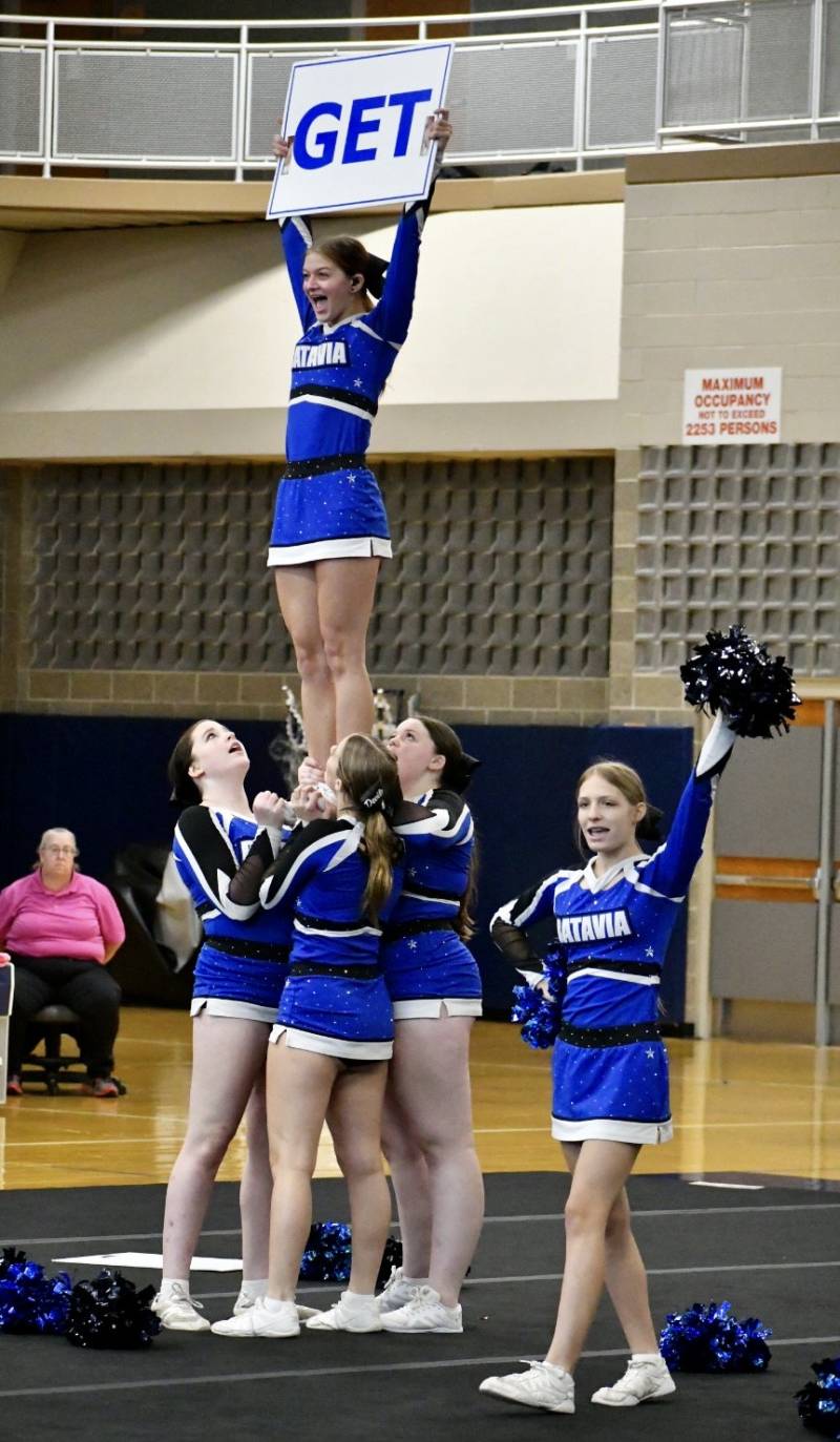 WI wins middle school cheerleading title; BMS second