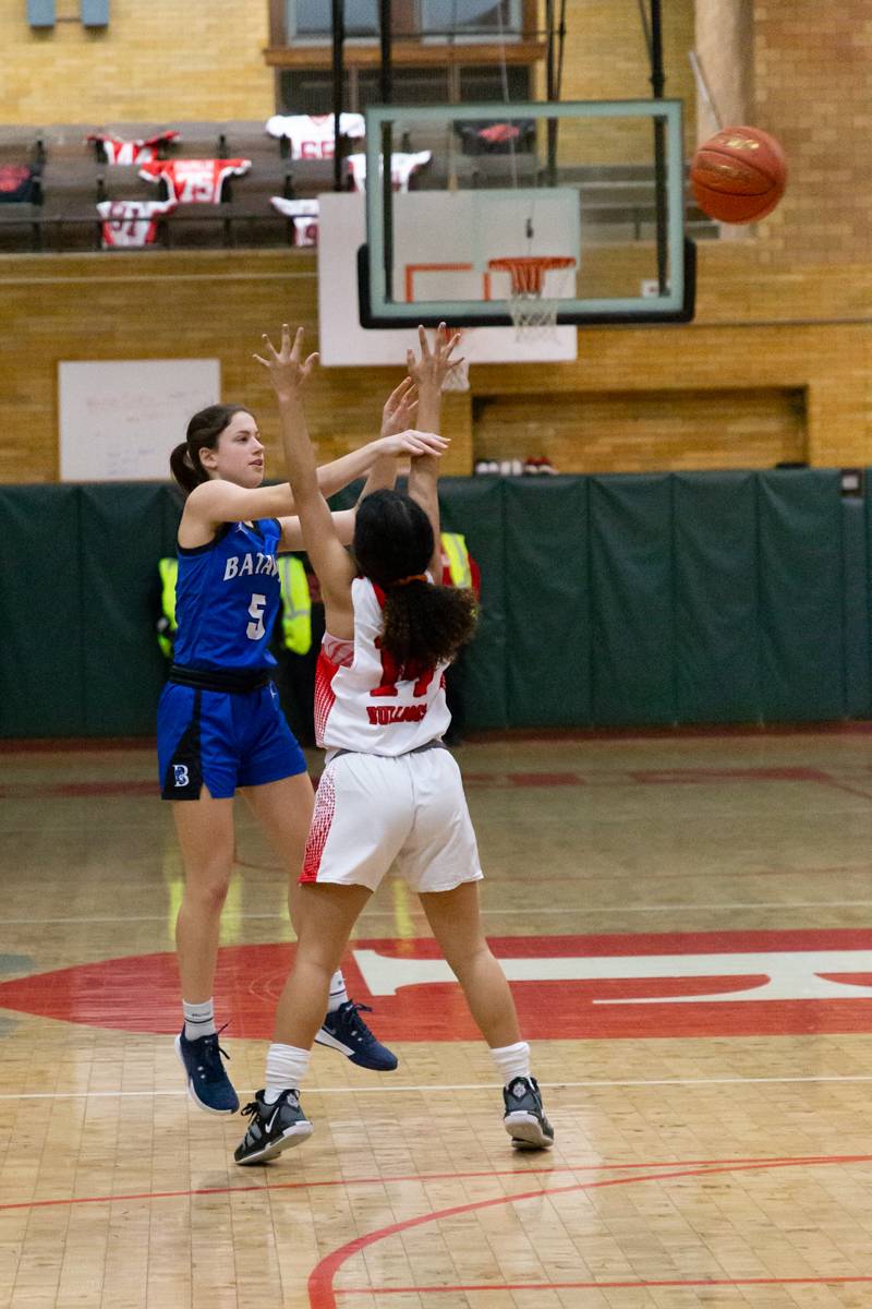 Anna Varland setting up a play.  Photo by Steve Ognibene