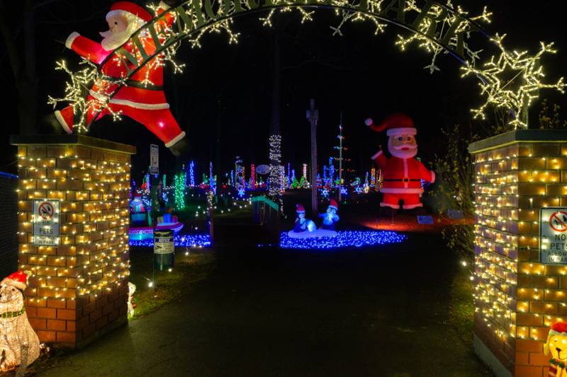 Lights by the Oakfield behind the Caryville Inn.  Photo by Steve Ognibene