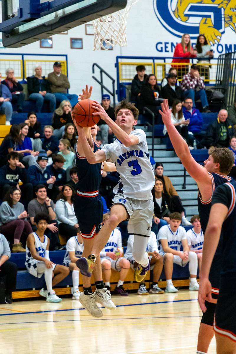 Carter Mullen going tfor two points. Mullen was named an all-tournament player. Photo by Steve Ognibene