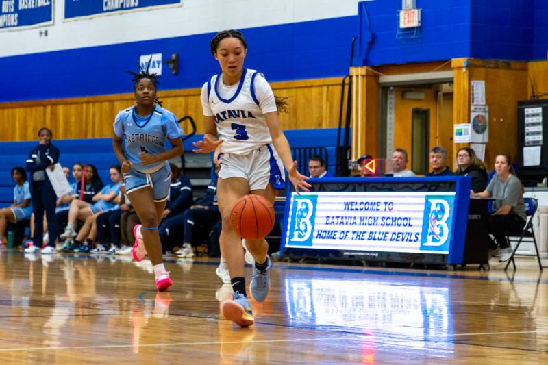 Karizma Wescott driving to the hoop.  Photo by Steve Ognibene