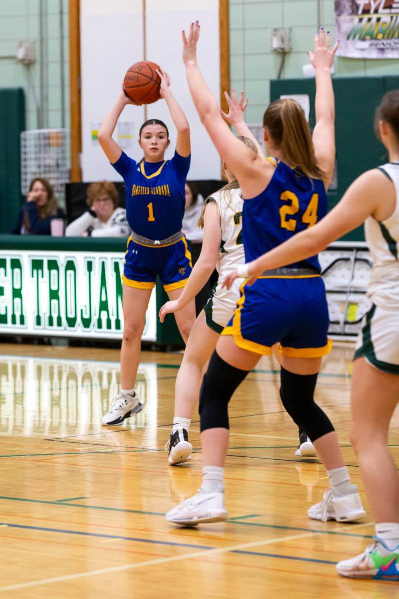 Rylee Denny ready to pass.  Photo by Steve Ognibene