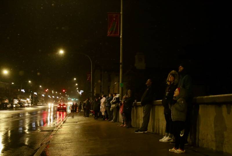 Spectators at Le Roy NYE fireworks