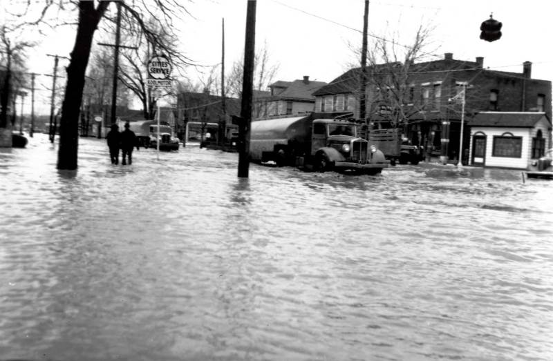 ellicott-street-and-swan-street-1942-flood04-12-2024-103438-1.jpg