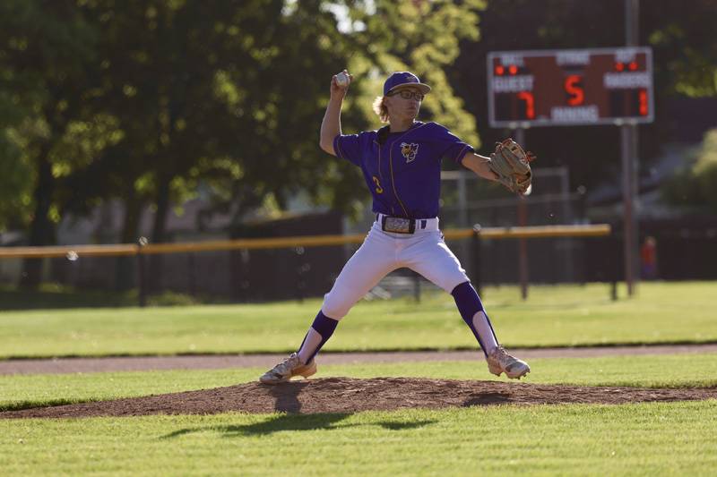 Oakfield-Alabama defeats Caledonia-Mumford 10-1