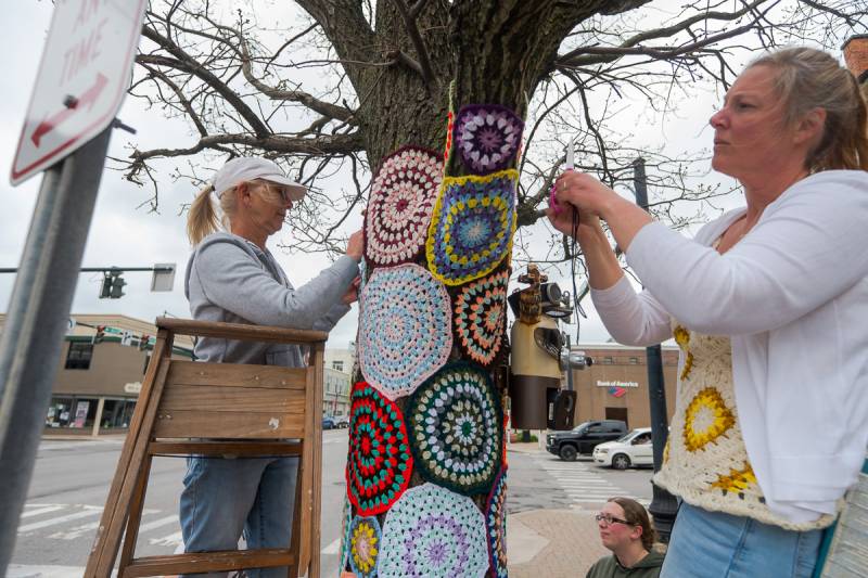 crochet go art tree
