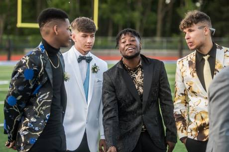 bhsseniorprom2022-6.jpg